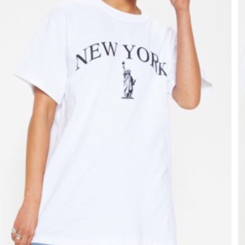 PrettyLittleThing New York Oversized Graphic Tee